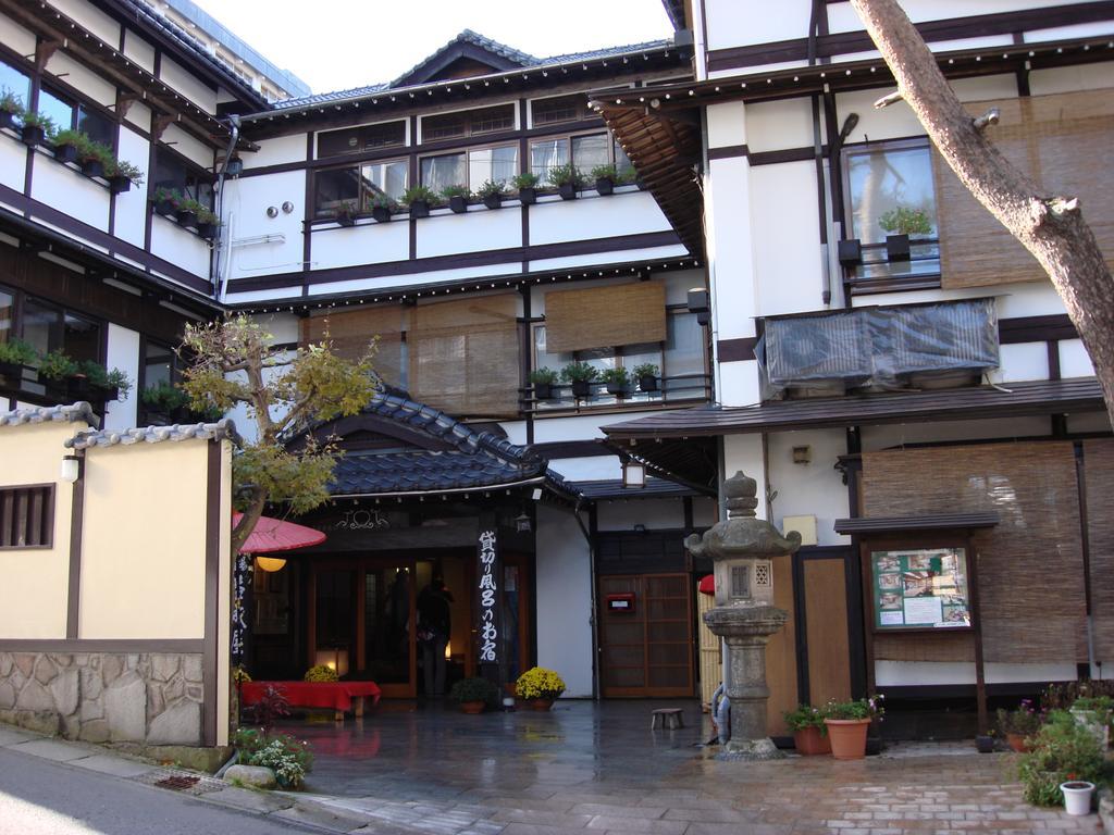 Ekinariya Ryokan Kusatsu  Bagian luar foto